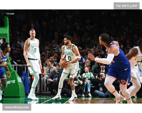 NBA场边摄影艺术:捕捉极速运动与震撼瞬间的完美融合 NBA场边摄影艺术:捕捉极速运动与震撼瞬间的完美融合